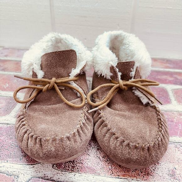 Moccassin Slippers Women Size 7‎ Suede w/ Sherpa Lined Booties Tan Ankle Booties - Picture 2 of 13